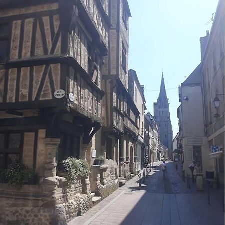 Au Coeur Du Vieux Bayeux, Logement De Charme Apartamento Exterior foto