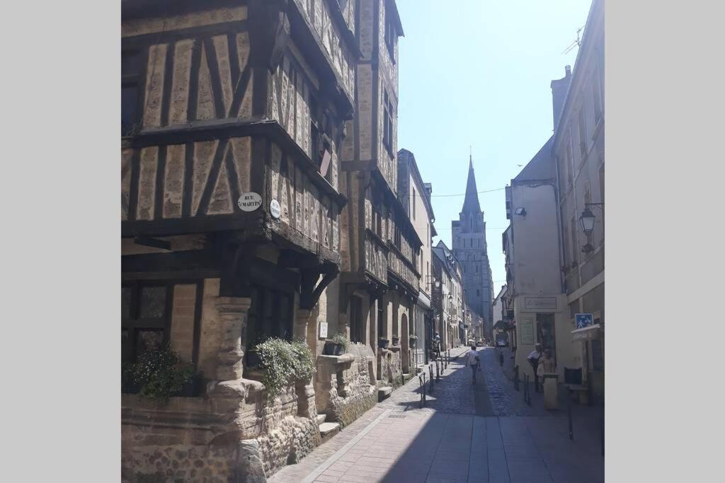 Au Coeur Du Vieux Bayeux, Logement De Charme Apartamento Exterior foto