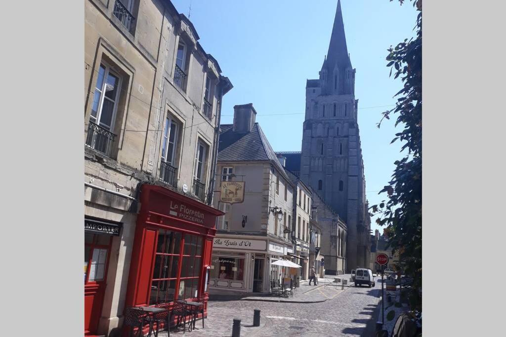 Au Coeur Du Vieux Bayeux, Logement De Charme Apartamento Exterior foto